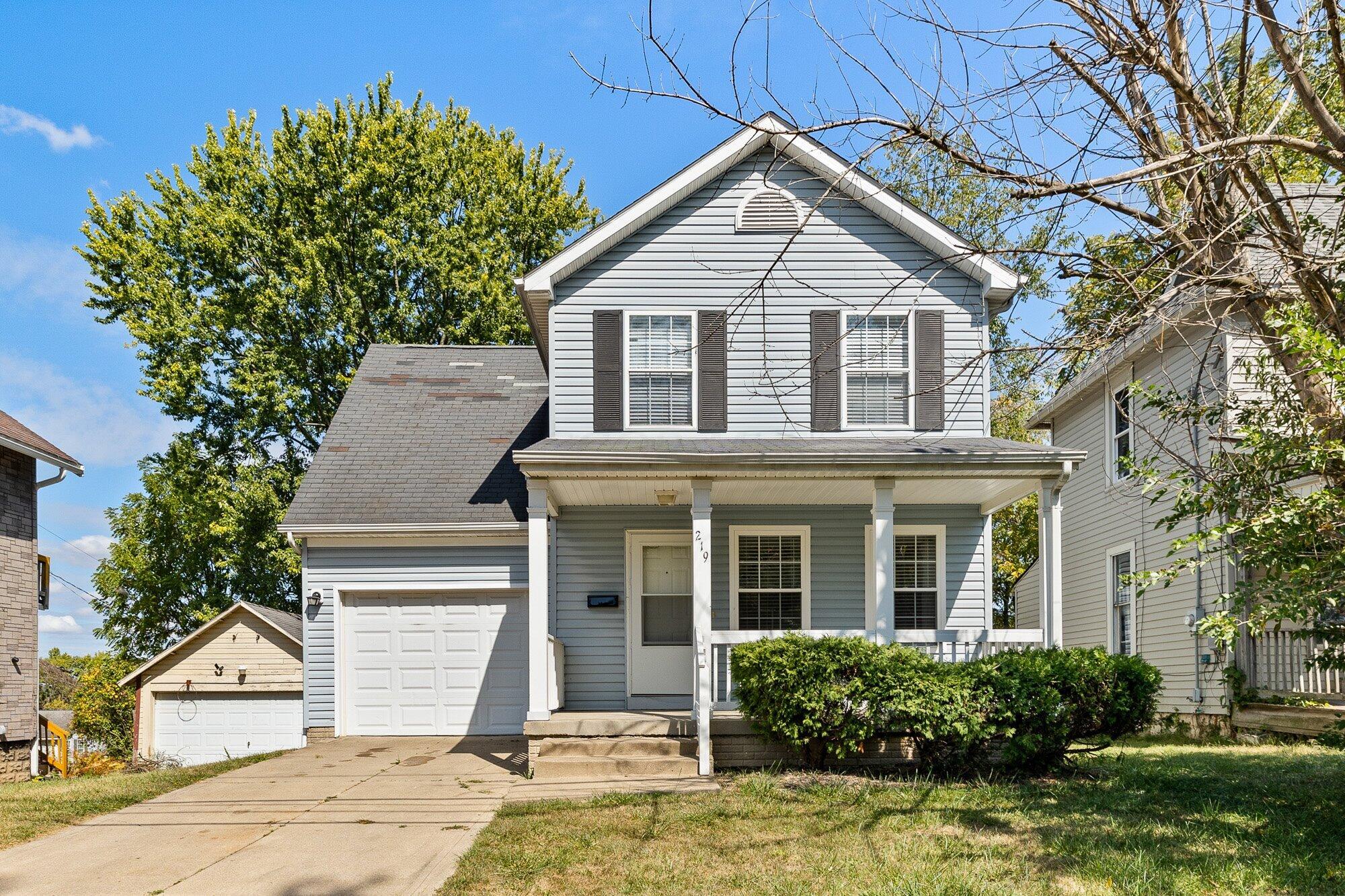 Arch St, Mansfield, OH 44902