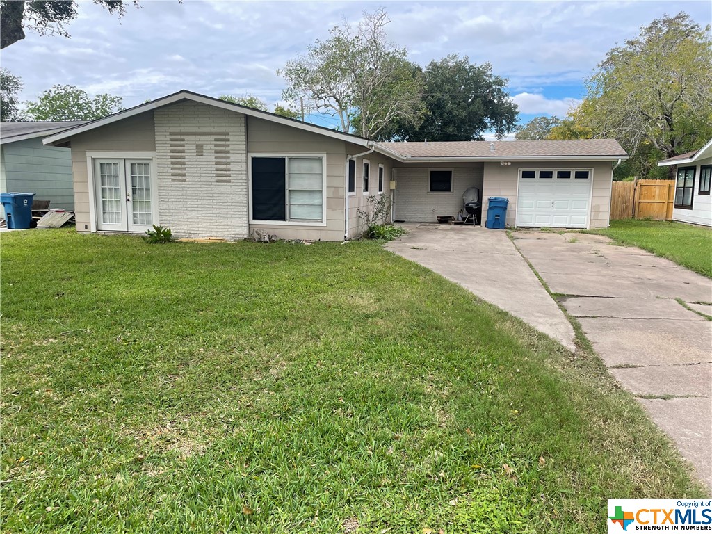 Crockett St, Port Lavaca, TX 77979