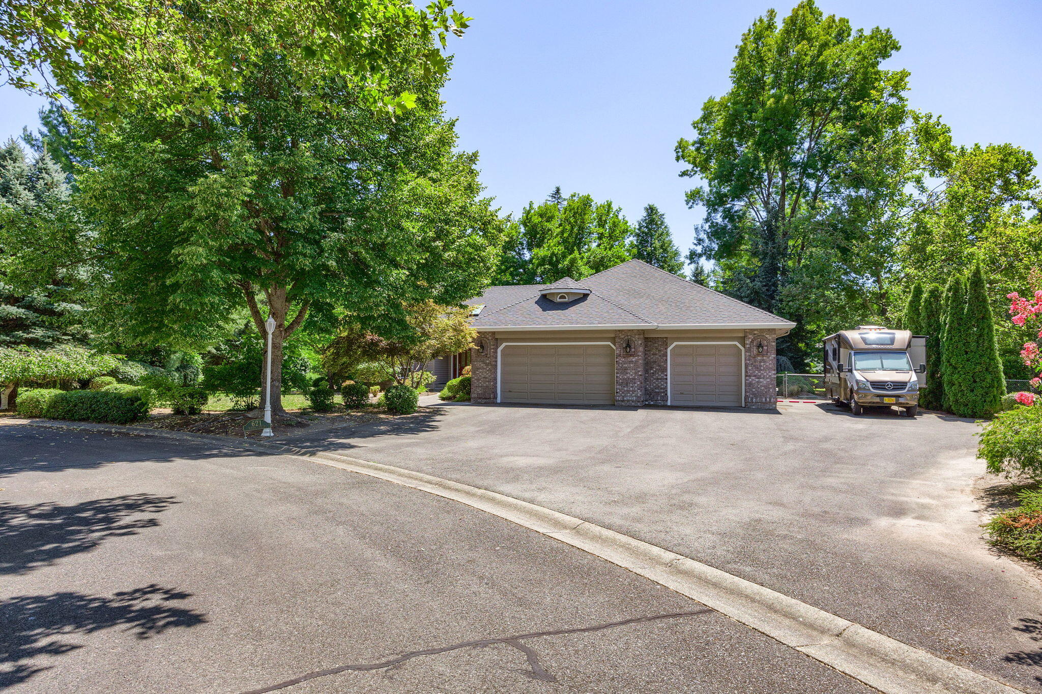 River Cir, Grants Pass, OR 97527