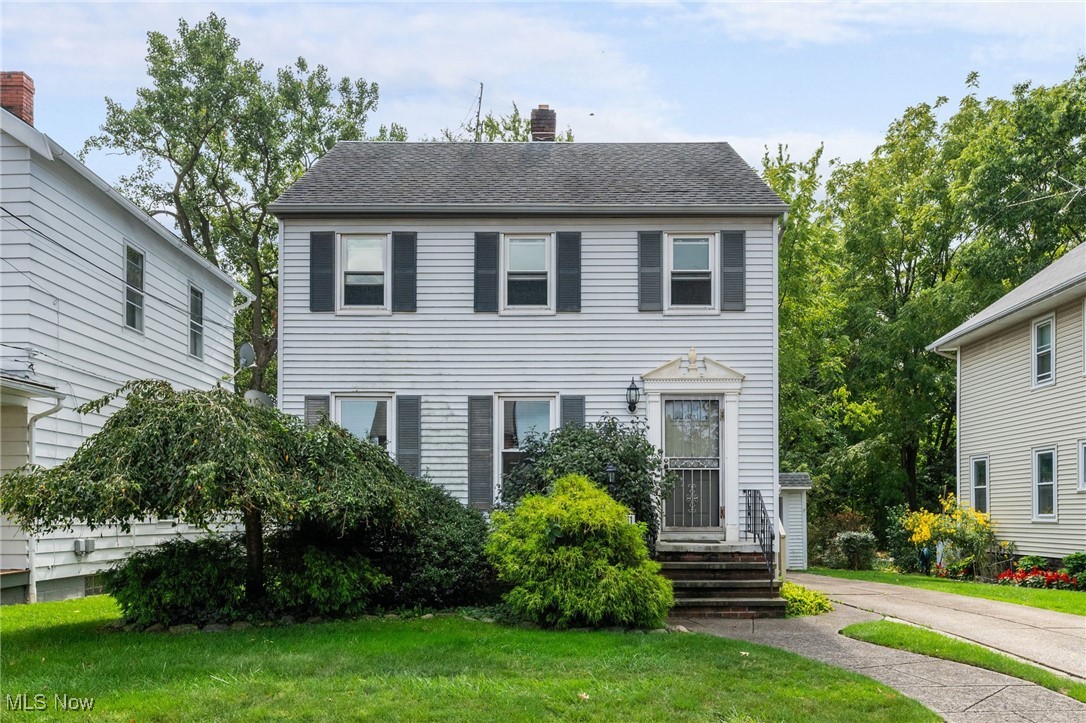 Woodbury Ave, Cleveland, OH 44135