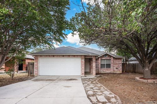 8015 Talkenhorn, Converse, TX, 78109-3235 | Card Image