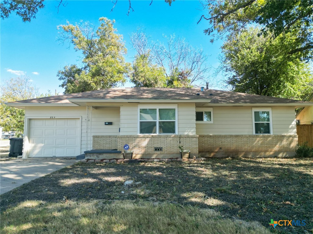 804 Alexander Street, For Sale in Killeen Zoocasa