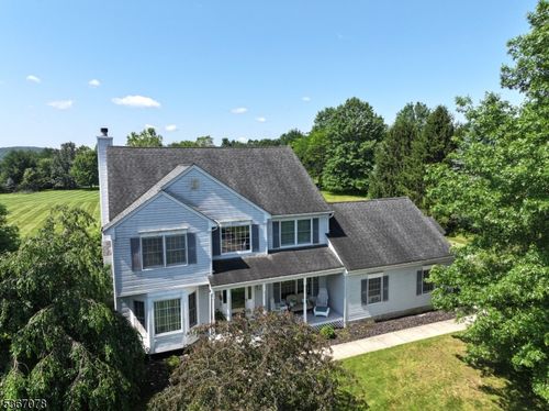 28 Country Meadow Rd, Hackettstown, NJ, 07840-5206 | Card Image
