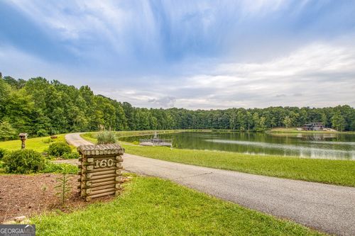 160 Sandy Lake Cir, Fayetteville, GA, 30214-4101 | Card Image