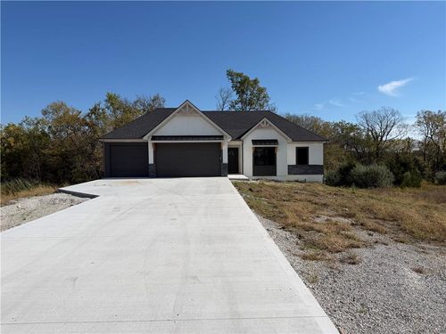21503 Twin Oaks Pkwy, Peculiar, MO, 64078-2302 | Card Image