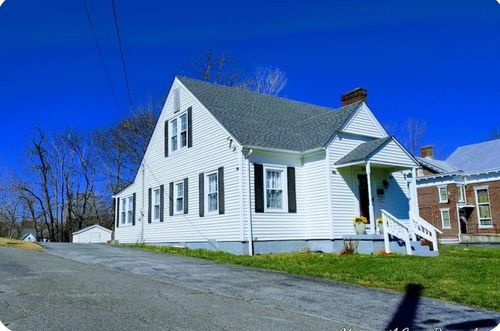 206 Edwards Ave, Horse Cave, KY, 42749-1217 | Card Image