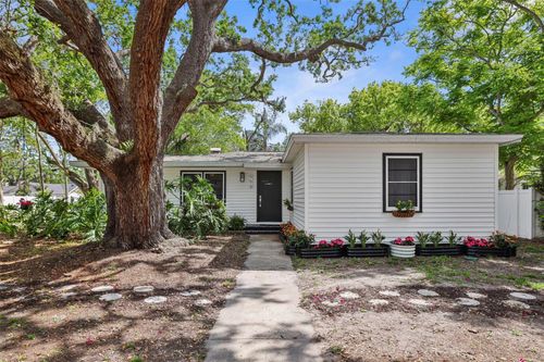 559 Scotland St, DUNEDIN, FL, 34698-7042 | Card Image