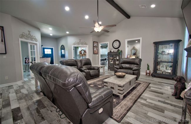 Living Room | Image 9