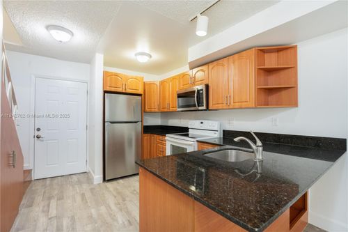apt-8-3239 W Trade Ave, Miami, FL, 33133-3622 | Card Image