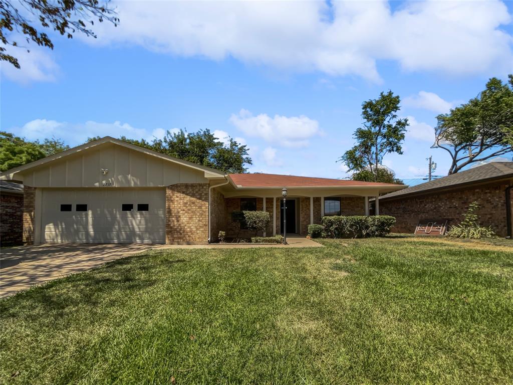 Marta Dr, Irving, TX 75060