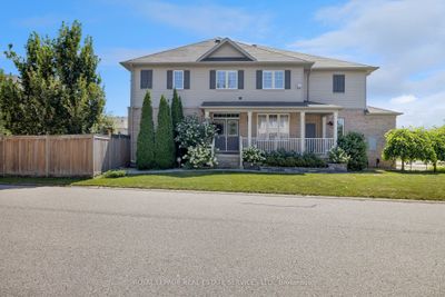 2037 Trawden Way, Home with 3 bedrooms, 3 bathrooms and 4 parking in Oakville ON | Image 1