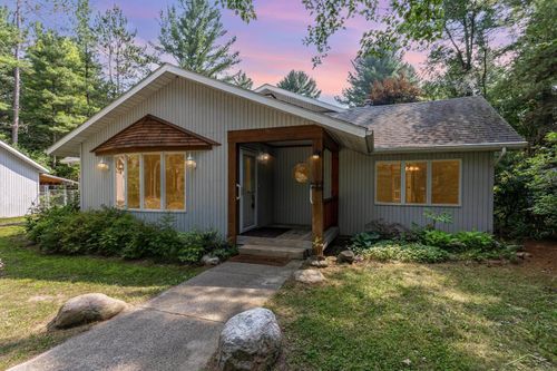 538 Wilber Rd, East Tawas, MI, 48730-9706 | Card Image