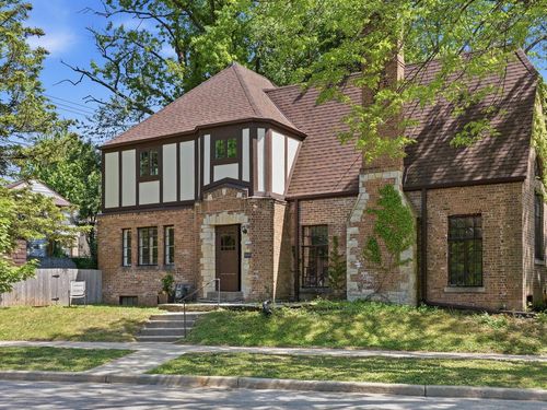 1555 E Olive Street, Shorewood, WI, 53211 | Card Image
