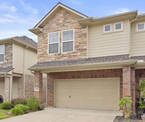 525 N 1st St, La Porte, TX, 77571-3301 | Card Image