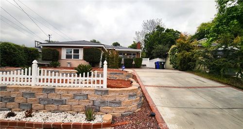 3133 El Caminito, La Crescenta, CA, 91214-2964 | Card Image