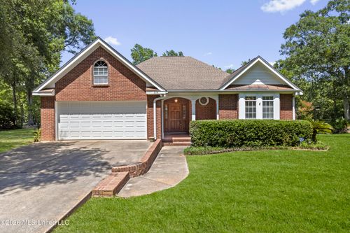 376 Lakeview Boulevard, Biloxi, MS, 39531 | Card Image