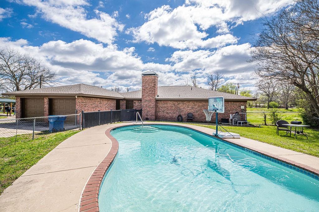 Main St, Cumby, TX 75433