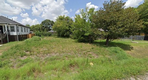 5147 Groveton St, Houston, TX, 77033-1143 | Card Image