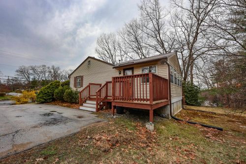 37 Country Club Lane, Merrimack, NH, 03054 | Card Image