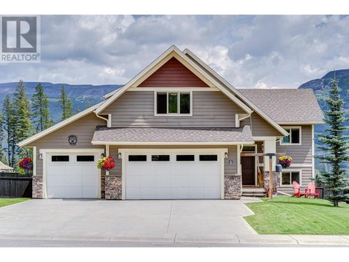 2030 Golden Eagle Dr, Sparwood, BC, V0B2G2 | Card Image