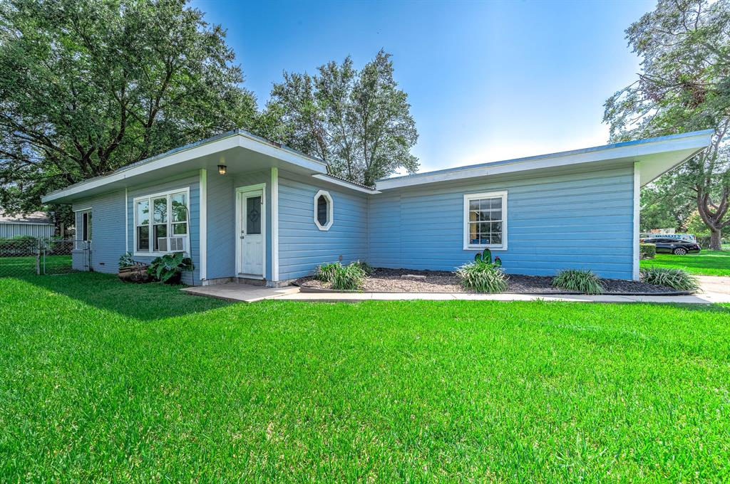 23rd Ave, Texas City, TX 77590