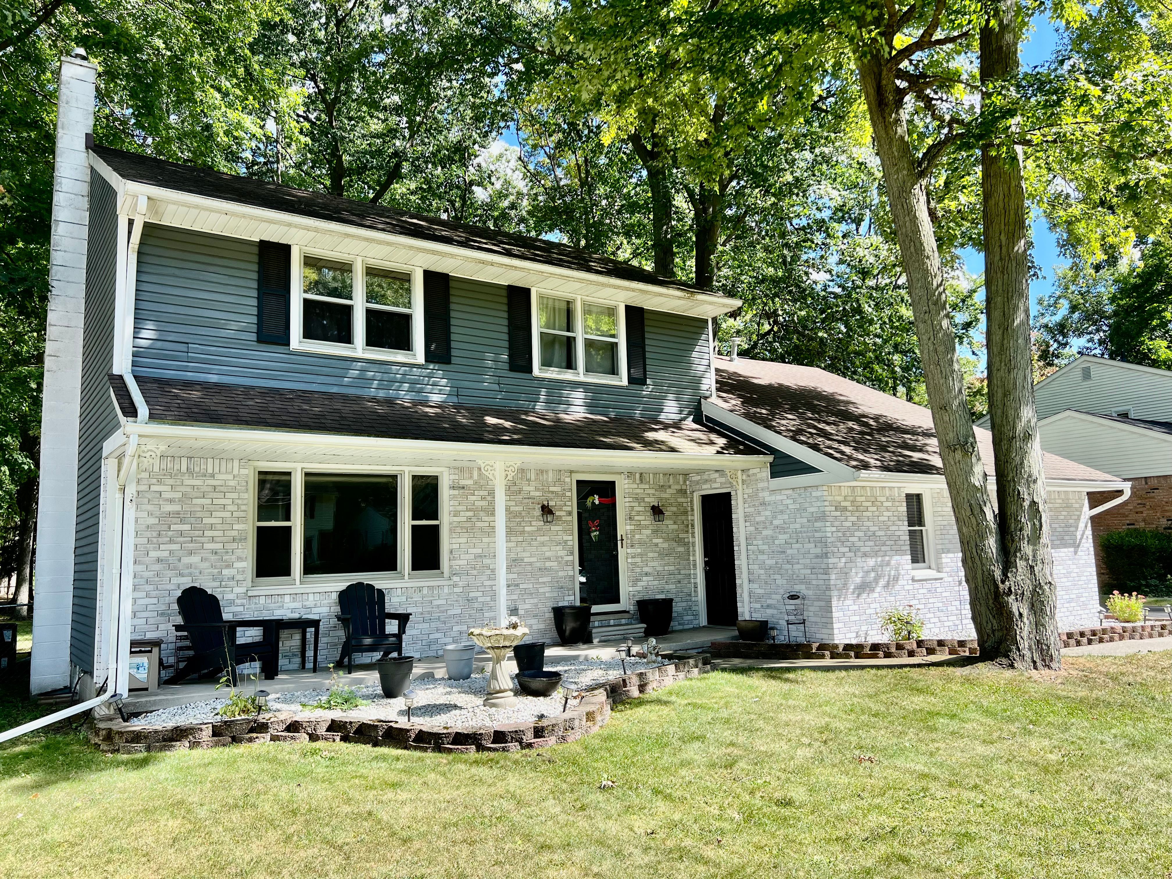 Surrey Ln, Fort Gratiot, MI 48059