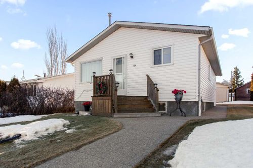 124 Main St, Edberg, AB, T0B1J0 | Card Image