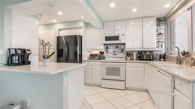 APT-2801 - 1370 Ocean Blvd, Condo with 2 bedrooms, 3 bathrooms and null parking in Pompano Beach FL | Image 15