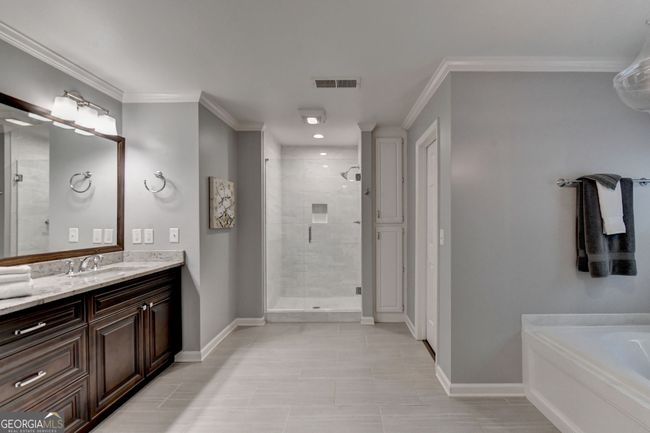 5615 Grove Point Rd, House other with 4 bedrooms, 4 bathrooms and null parking in Johns Creek GA | Image 17