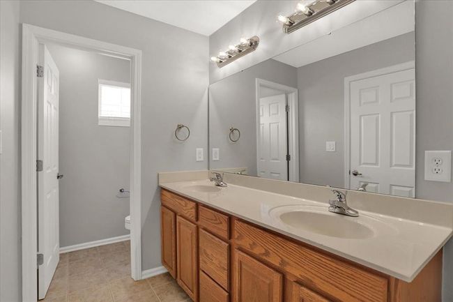 10905 Lemongrass Dr, Condo with 2 bedrooms, 3 bathrooms and null parking in Zionsville IN | Image 26