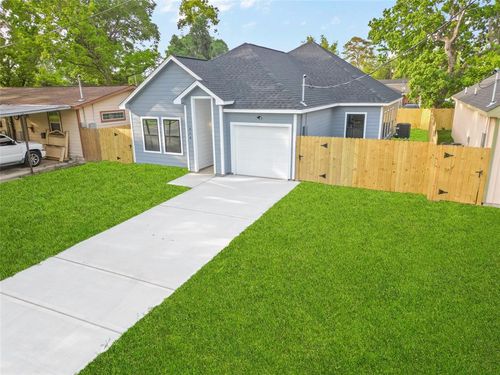 314 E Republic Ave, Baytown, TX, 77520-7131 | Card Image