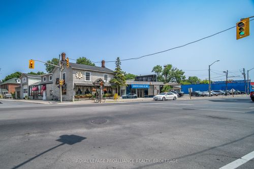 unitvictoria-st-entrance-647 Princess Street, Kingston, ON, K7L1E4 | Card Image