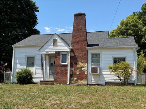 2117 E Sprague St, Winston Salem, NC, 27107-2436 | Card Image