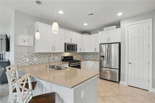 7602 Jacaranda Ln, NAPLES, FL, 34114-2799 | Card Image
