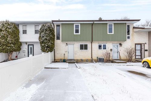 905 Clennel Cres Se, Medicine Hat, AB, T1B1Y6 | Card Image