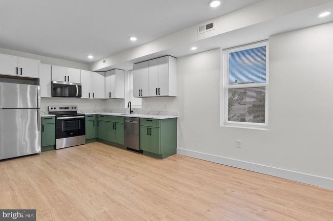APT-2 - 2200 E Fayette St, Townhouse with 2 bedrooms, 1 bathrooms and null parking in BALTIMORE MD | Image 4
