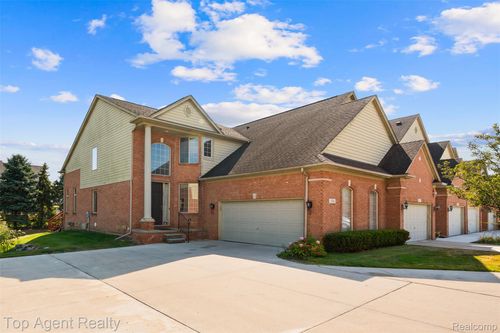 1066 Lorenzo Ct, Troy, MI, 48085-4982 | Card Image