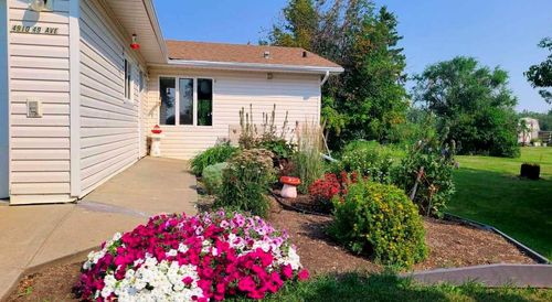 4910 49th Ave S, Eaglesham, AB, T0H1H0 | Card Image