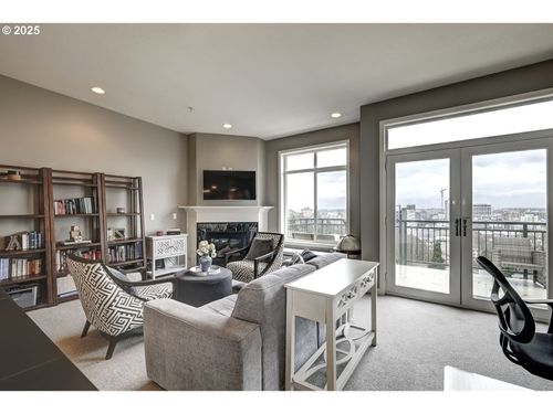 402-1815 Sw 16th Ave, Portland, OR, 97201-8027 | Card Image