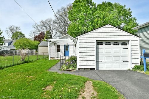 190 Meadowbrook Ave, Boardman, OH, 44512-3002 | Card Image