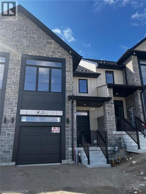 8 Sandstone St, Cambridge, ON, N1S0E4 | Card Image