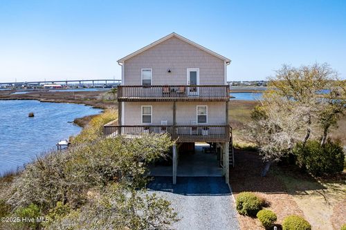 117 Anchor Dr, Surf City, NC, 28445-9402 | Card Image