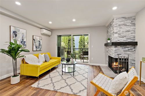 c6-17014 Ne 80th St, Redmond, WA, 98052-3920 | Card Image