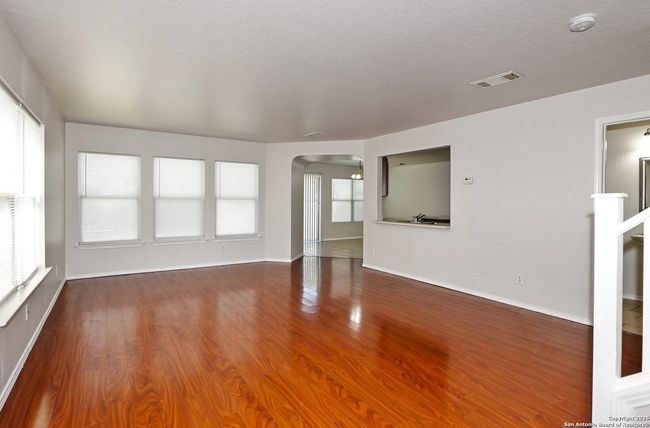 9042 Twinceek Farm, House other with 3 bedrooms, 3 bathrooms and null parking in Converse TX | Image 5