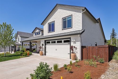 2031 E 9th St, La Center, WA, 98629-3078 | Card Image