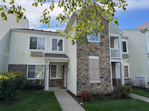 227-227 Silverstone Drive, Carpentersville, IL, 60110 | Card Image