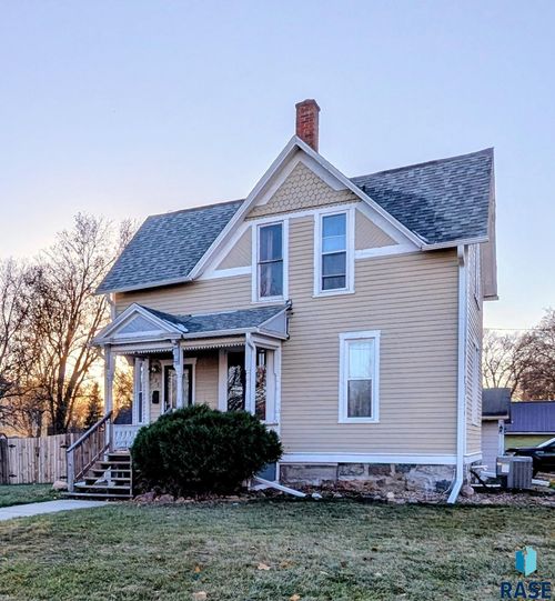 625 N Lincoln St, Canton, SD, 57013-1220 | Card Image