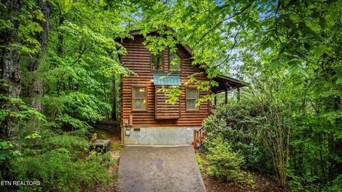 1712 Pulaski Ln, Sevierville, TN, 37862 | Card Image