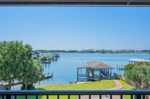 326 Brooks St Se, Fort Walton Beach, FL, 32548-7233 | Card Image
