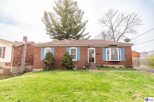 1526 Sanders Ln, Louisville, KY, 40216-5428 | Card Image